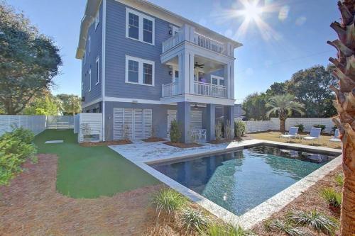 2301 Palm Boulevard Home