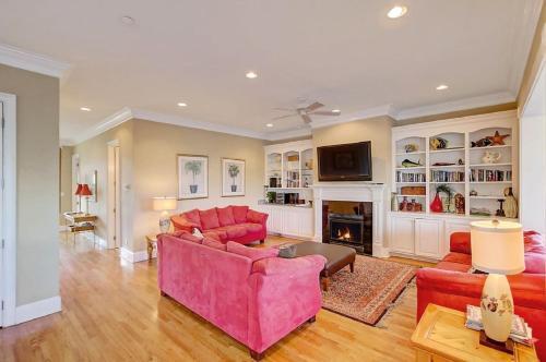 918 Carolina Boulevard Home
