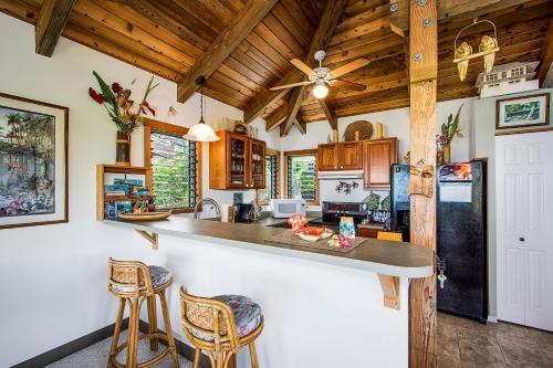 Kahalu'u Hale Home
