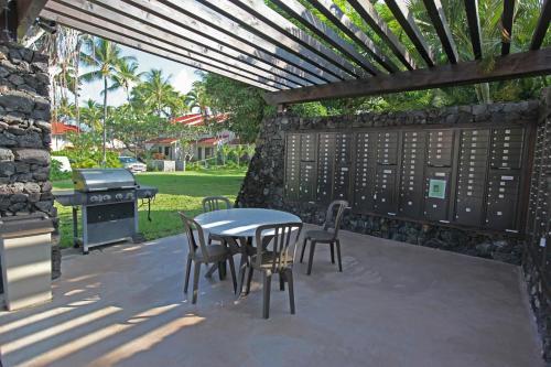 Kona Surf & Racquet Club 183