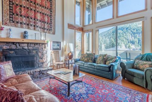Sage Road Duplex Beautiful Views In Warm Springs