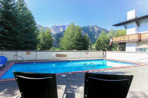 The Christophe At River Run - The Maven