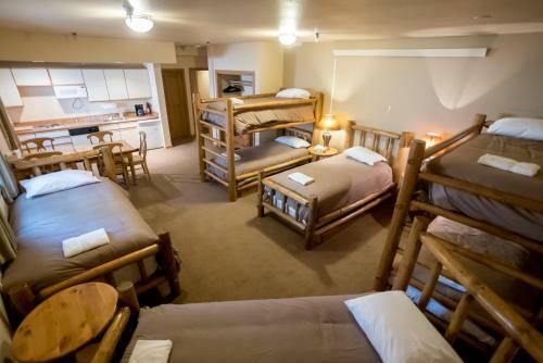 Hot Water Inn & Hostel