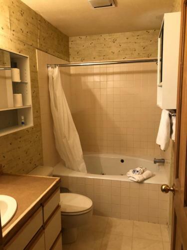 Hot Water Inn & Hostel
