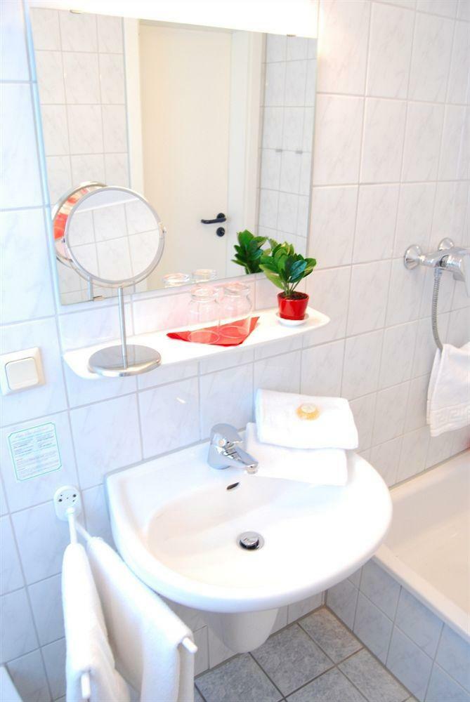 Dom Hotel Am R�merbrunnen