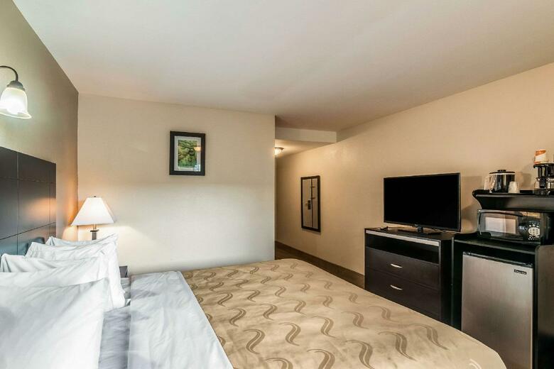 Hotel Quality Inn & Suites
