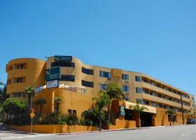 Hotel Quality Inn & Suites