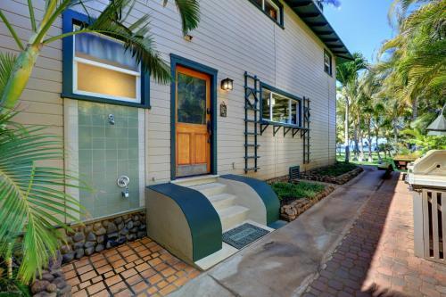 Halama Hale - Four Bedroom Home