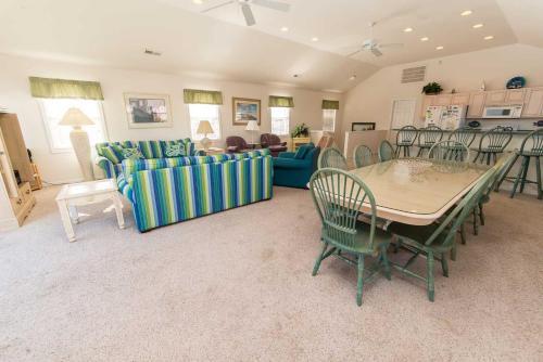 Boss's Playhouse