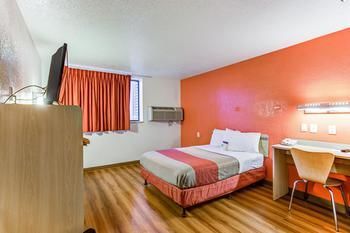 Hotel Motel 6 Portland South