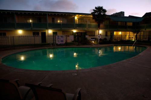 Hotel Coral Reef Inn & Suites