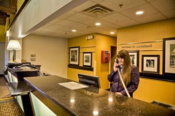 Hotel Hampton Inn And Suites Airport