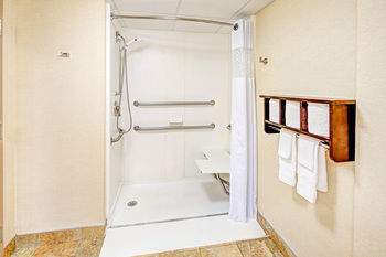 Hotel Hampton Inn And Suites Airport