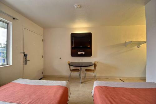 Hotel Motel 6 San Marcos