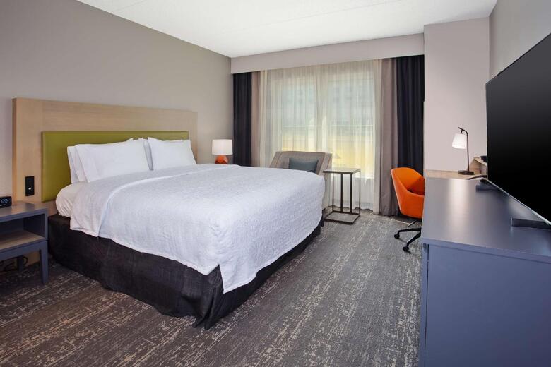 Hotel Country Inn & Suites