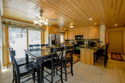 Twisted Pines Lodge