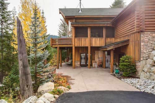 Spruce Bluff Lodge