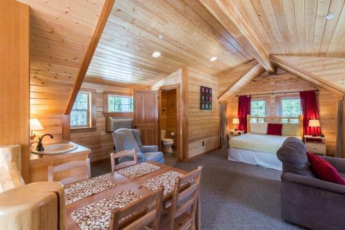 River Lodge Carriage House
