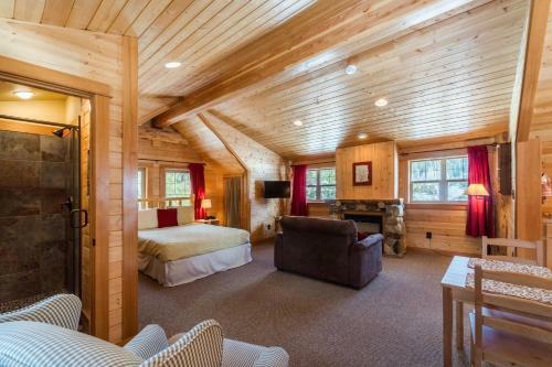 River Lodge Carriage House
