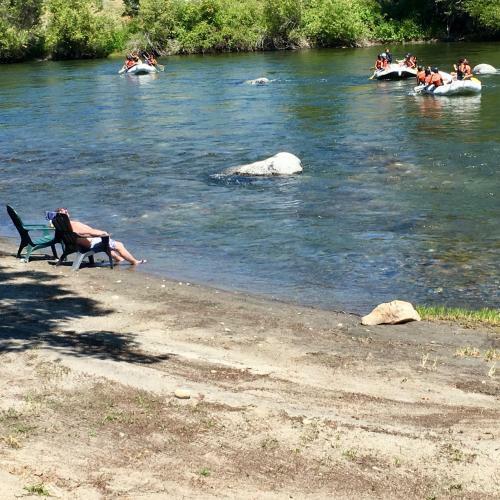 Motel River's Edge Lodge