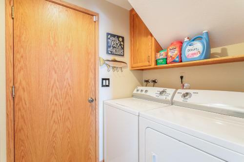 6529 Ne Neptune Dr House