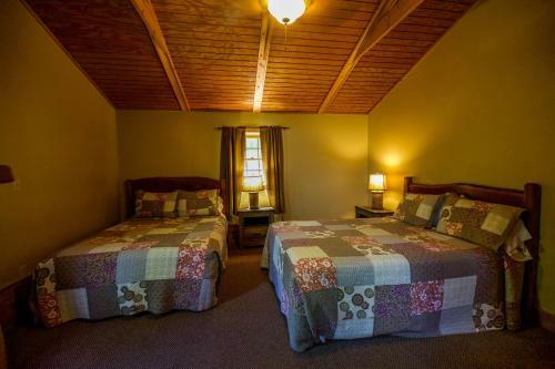 Dogwood - Hocking Hills Cabin