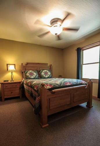 Hawk's Peak - Hocking Hills Cabin