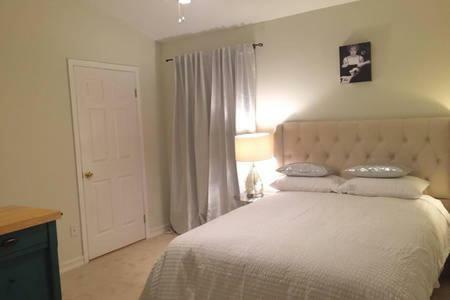 Apartamento Hollywood Hills Spanish