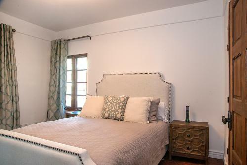 Private Spanish Villa In Central Hollywood With Pool