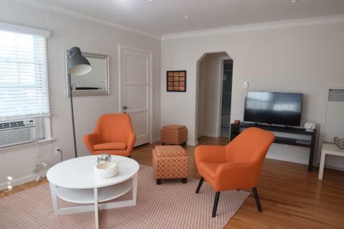 Boutique Fairfax Apartment