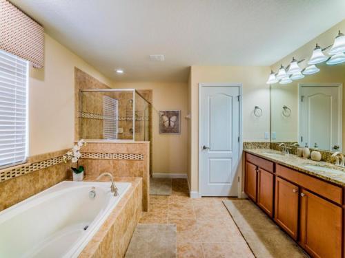 Villa Moon Valley Six-bedroom Home (213739)