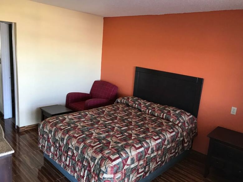 Motel Scottish Inn And Suites