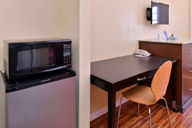 Motel Scottish Inn And Suites