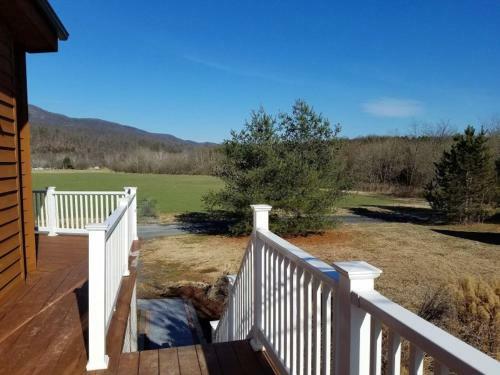 The Shuck - Christophers Riverside Cabin 1
