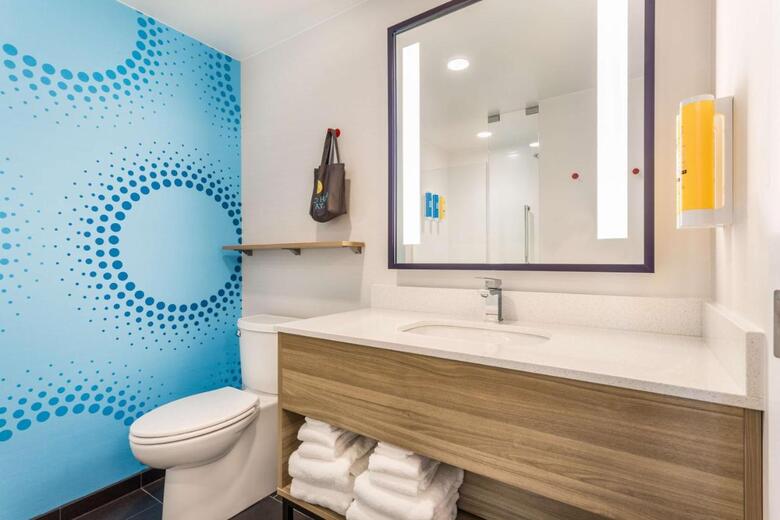 Hotel Tru By Hilton Madison West