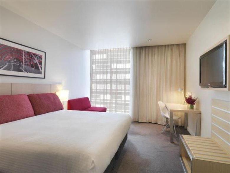 Hotel Travelodge Docklands Melbourne