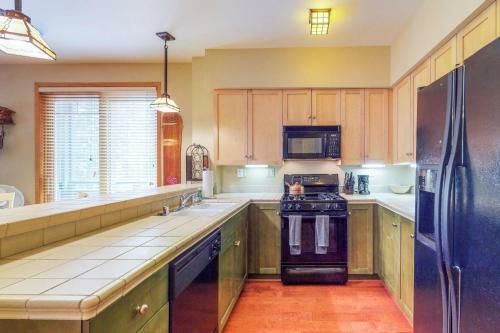 Mammoth Green Condos