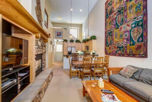 Mammoth Green Condos