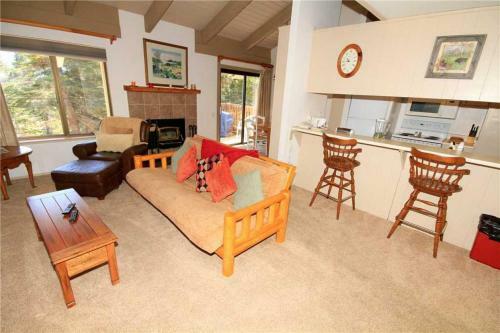 Discovery 4 #112, Loft
