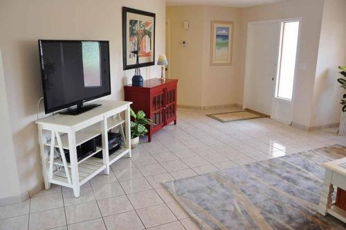 1268 Balboa Court
