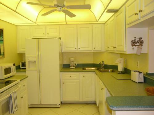 South Seas Tower 4-1708