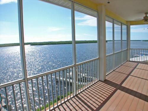 Kokopelli Waterfront Villa