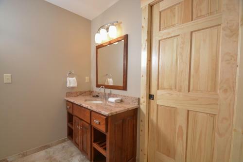 Rockledge Manor Four-bedroom Holiday Home