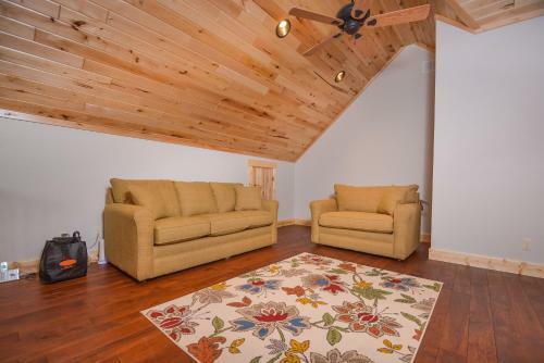 Rockledge Manor Four-bedroom Holiday Home