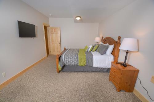 Rockledge Manor Four-bedroom Holiday Home