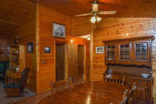 Sunset Ridge Three-bedroom Holiday Home