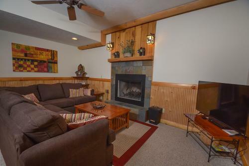 The Treehouse Six-bedroom Holiday Home