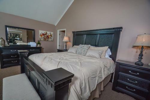Creeks Edge Three-bedroom Holiday Home