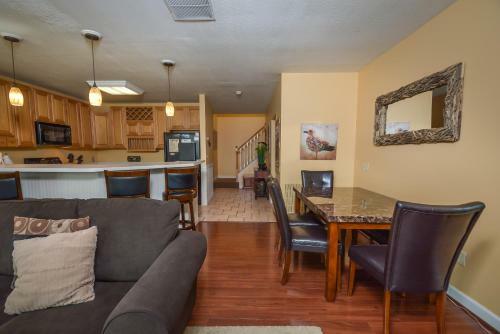 Creeks Edge Three-bedroom Holiday Home