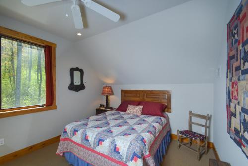 Livin' Lodge Three-bedroom Holiday Home